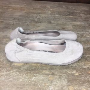 Birkenstock Size 9 Tan Flats